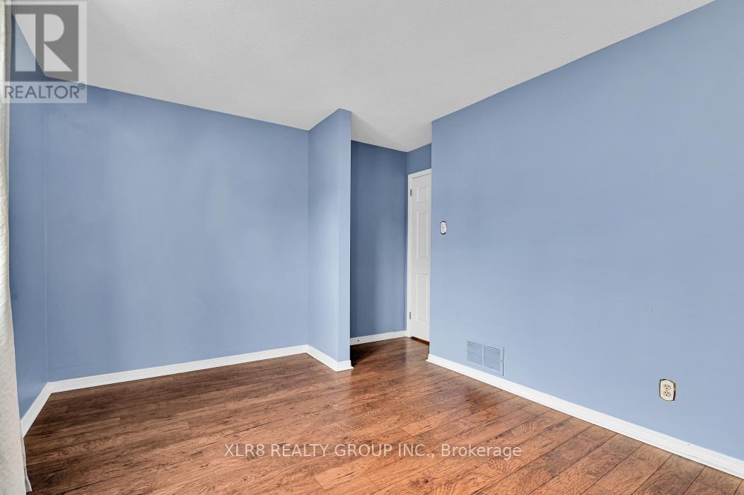 12 JOHN SIDNEY CRESCENT - 23