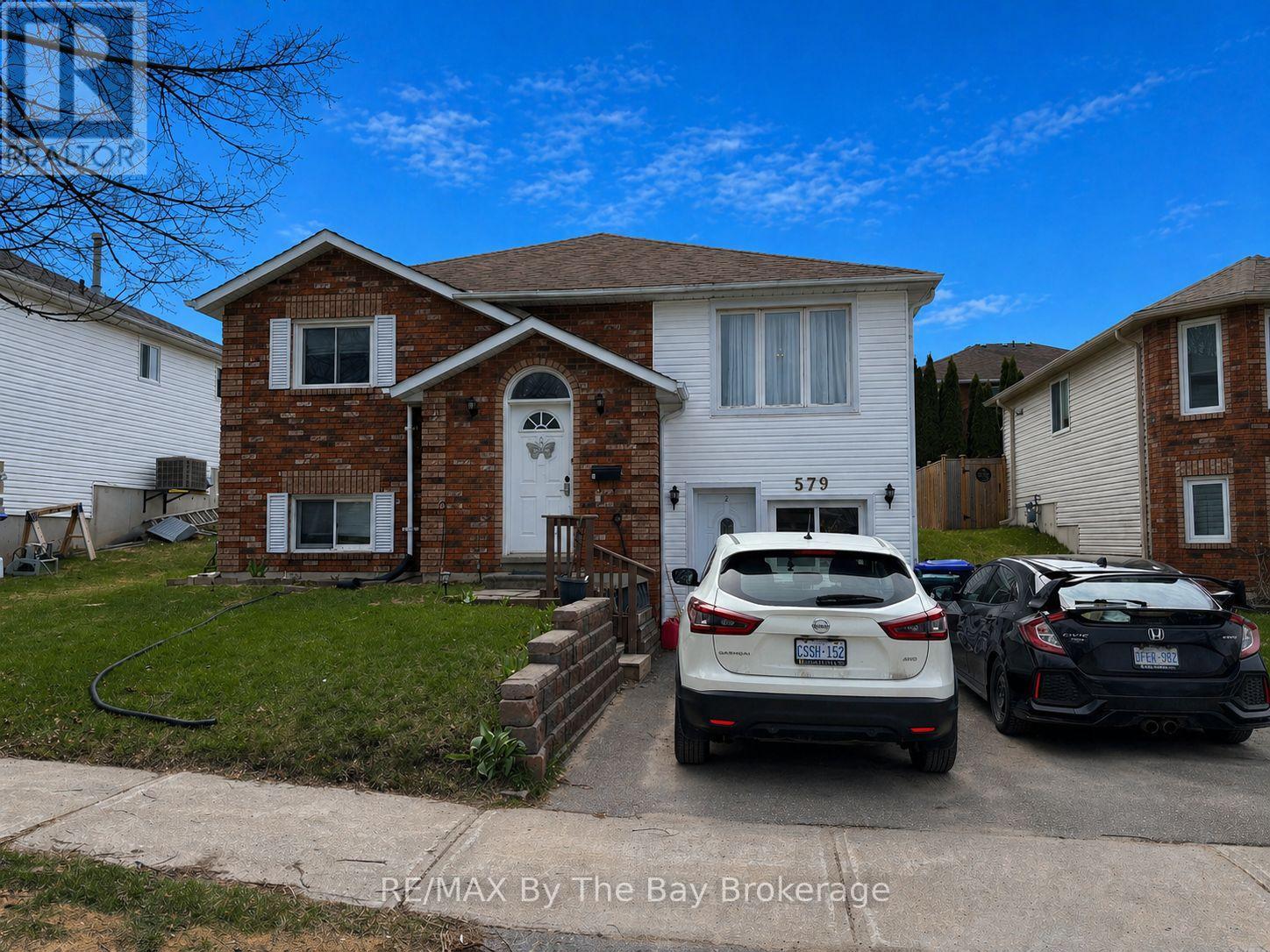 579 WAYNE CRESCENT - 1