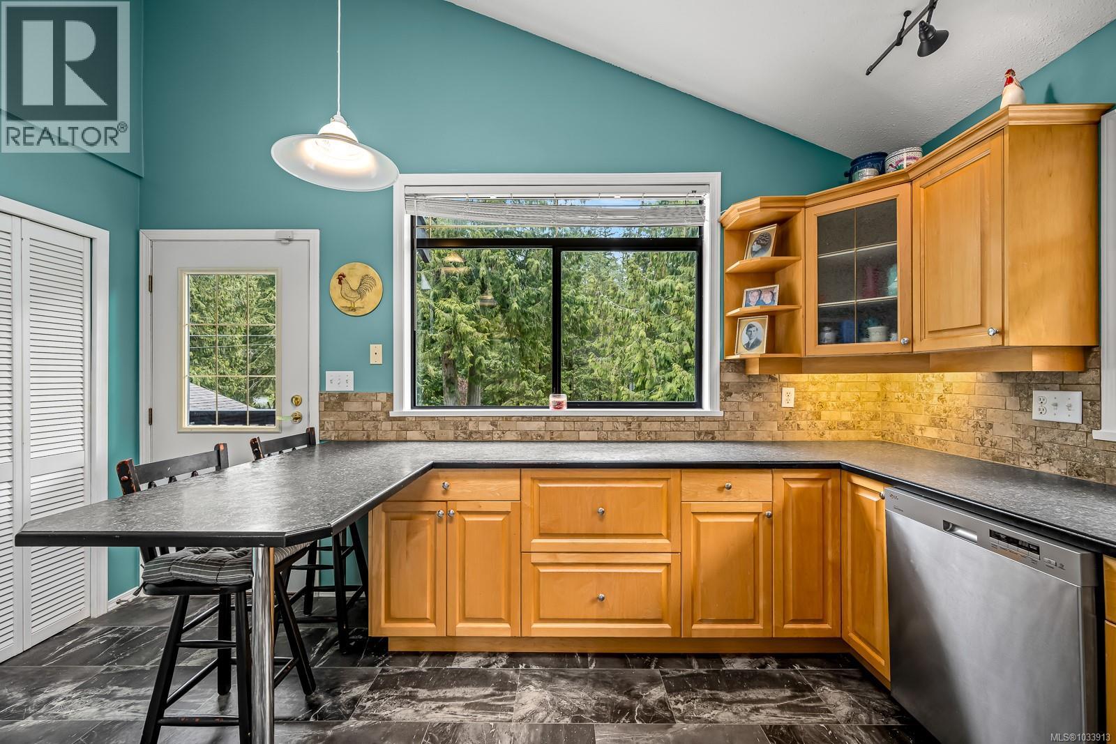 4010 FORBIDDEN PLATEAU Rd, Courtenay