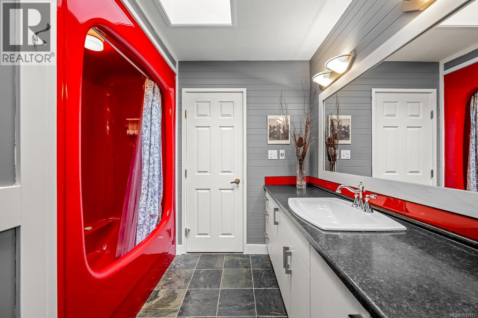 4010 FORBIDDEN PLATEAU Rd, Courtenay