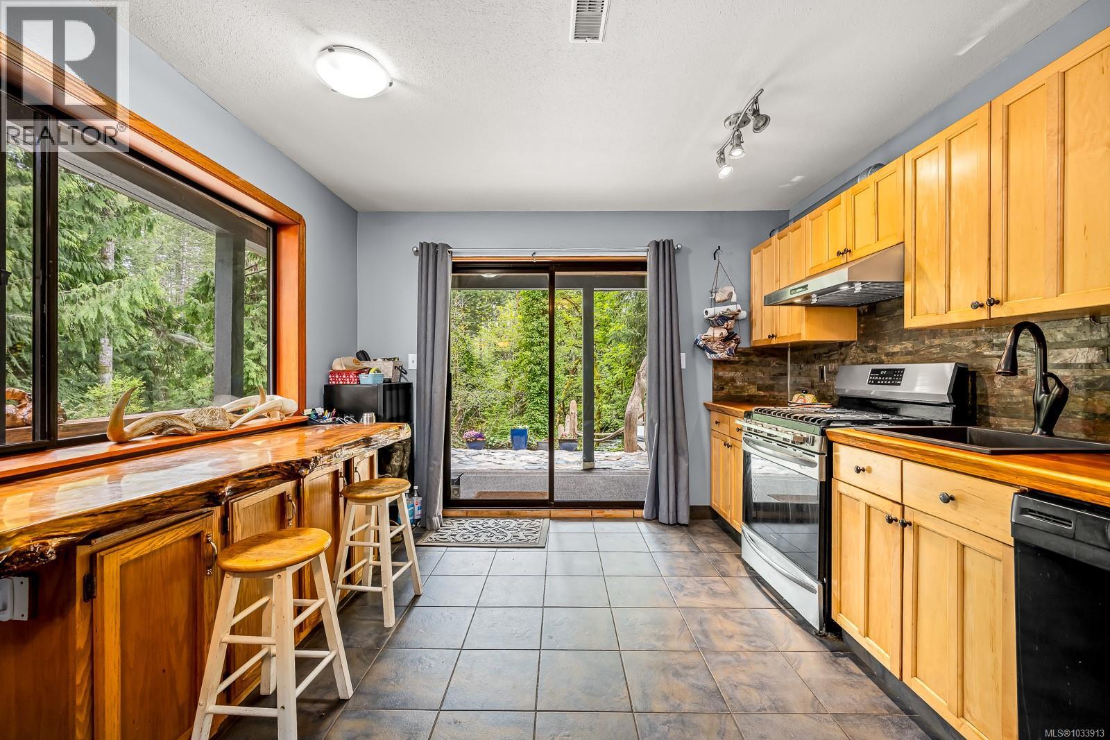 4010 FORBIDDEN PLATEAU Rd, Courtenay
