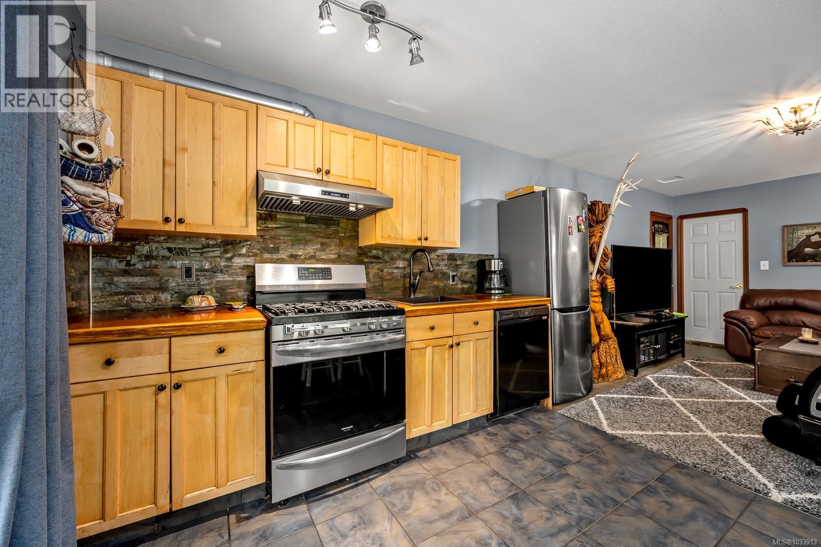 4010 FORBIDDEN PLATEAU Rd, Courtenay