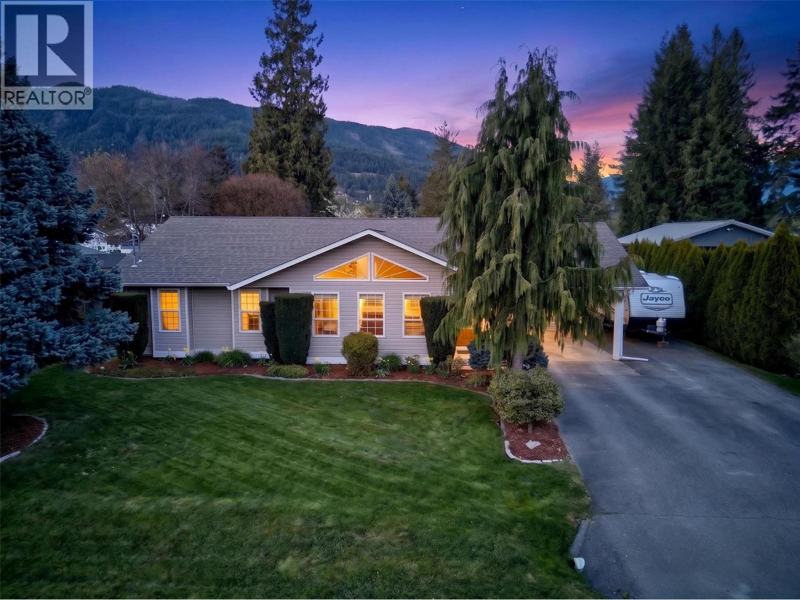  730 Parksville Street, Sicamous