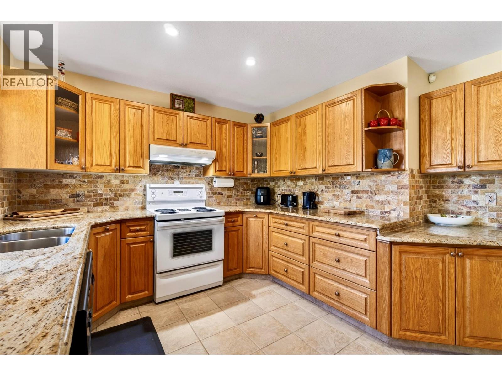  730 Parksville Street, Sicamous