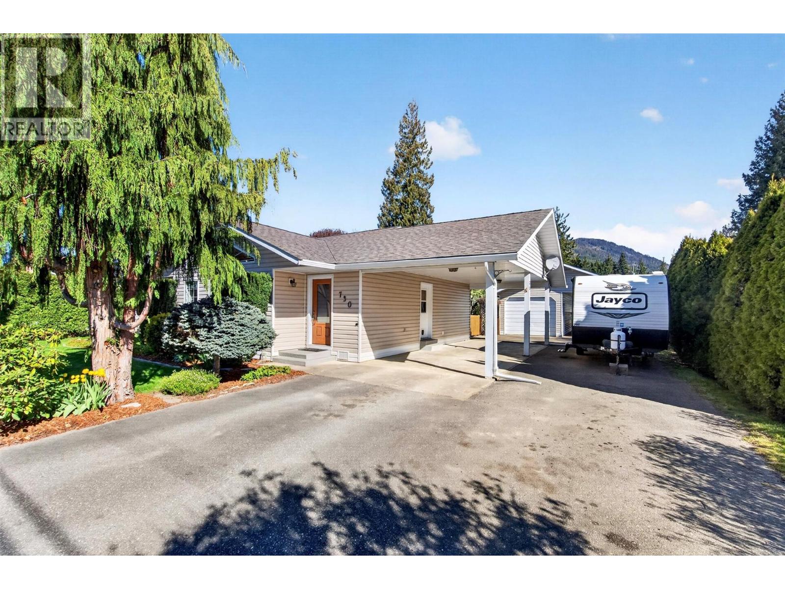  730 Parksville Street, Sicamous