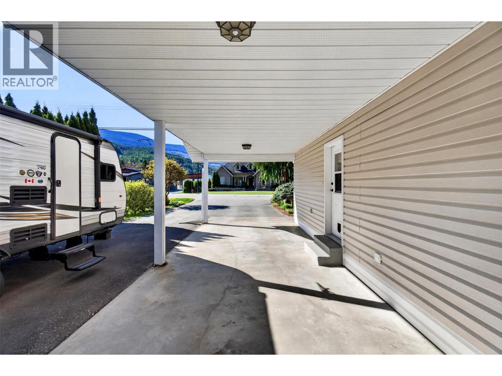  730 Parksville Street, Sicamous