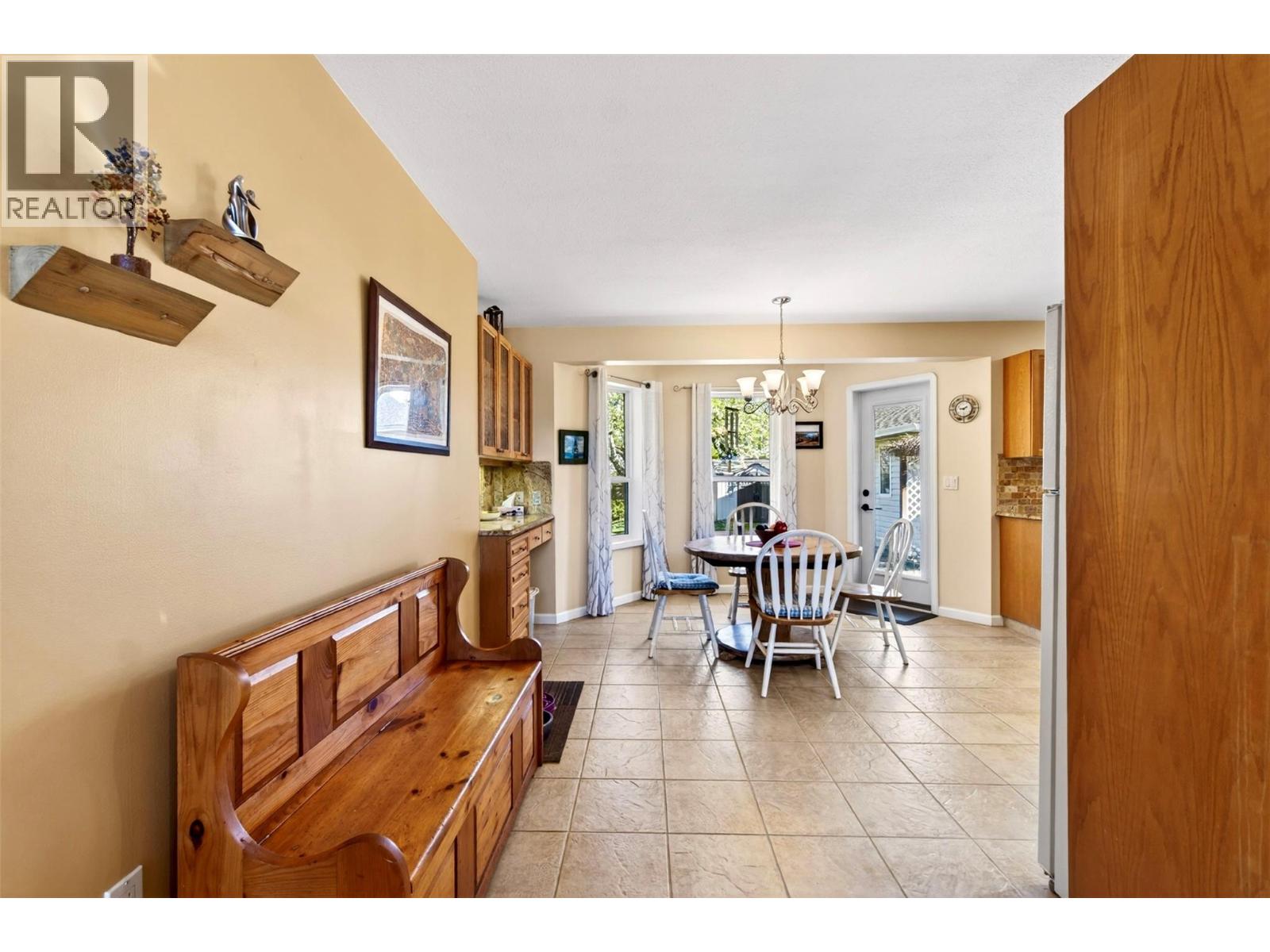  730 Parksville Street, Sicamous