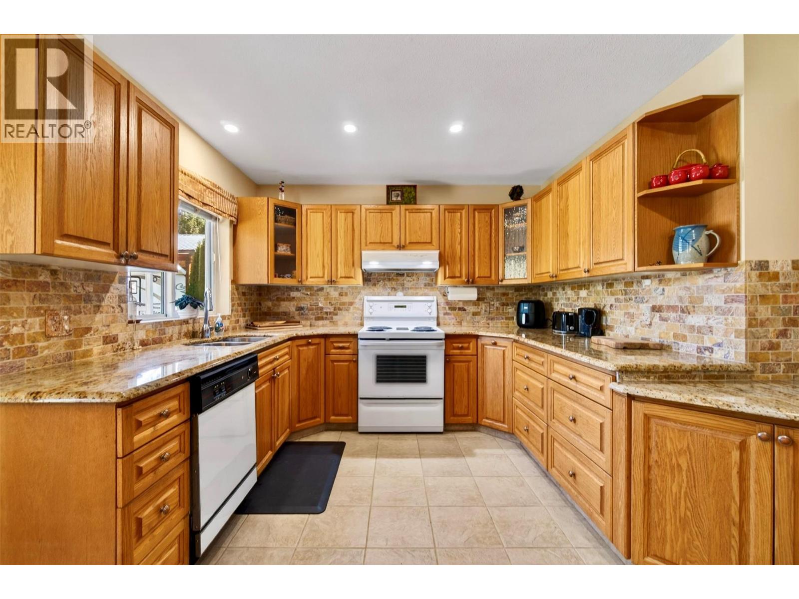  730 Parksville Street, Sicamous