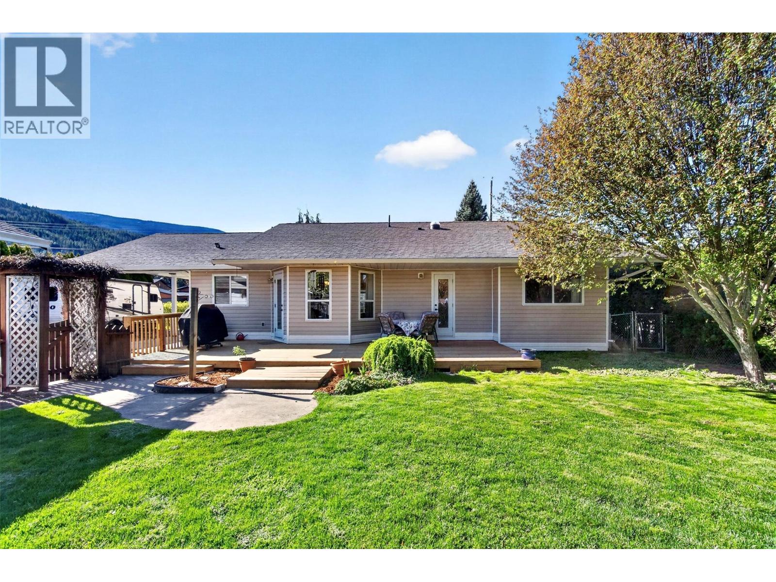  730 Parksville Street, Sicamous