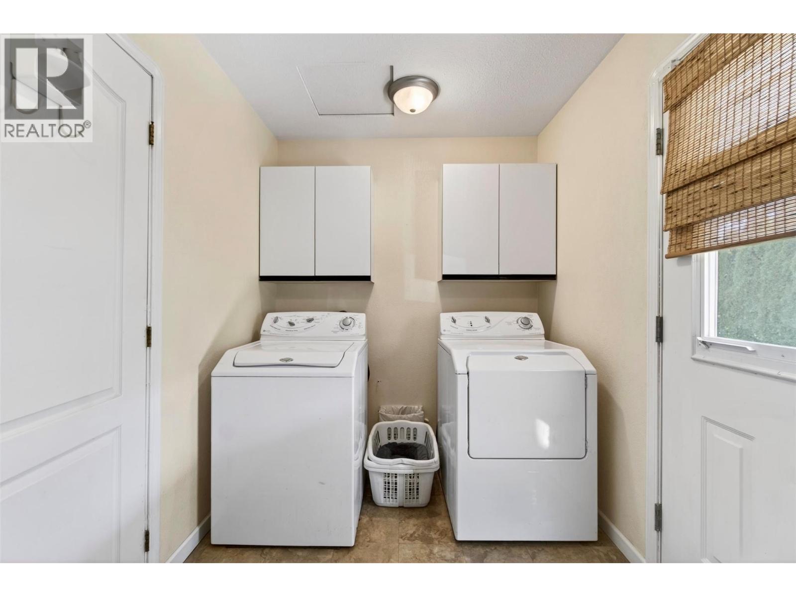  730 Parksville Street, Sicamous