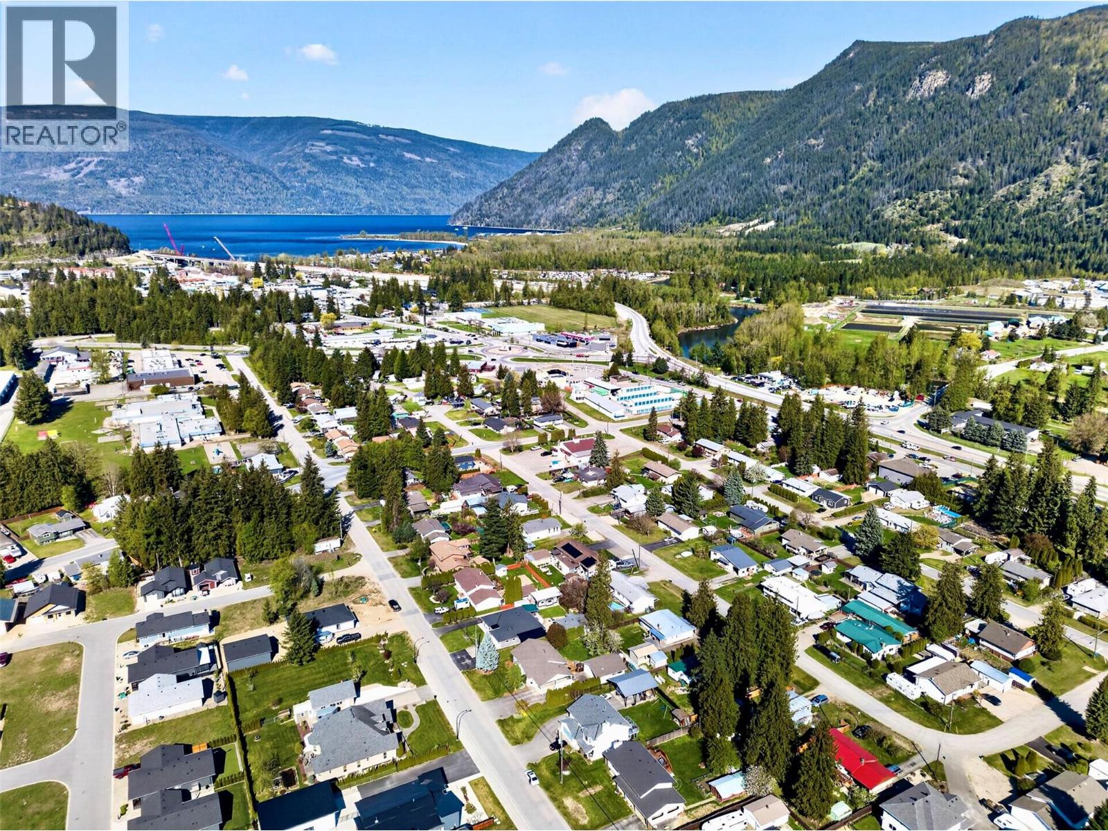  730 Parksville Street, Sicamous