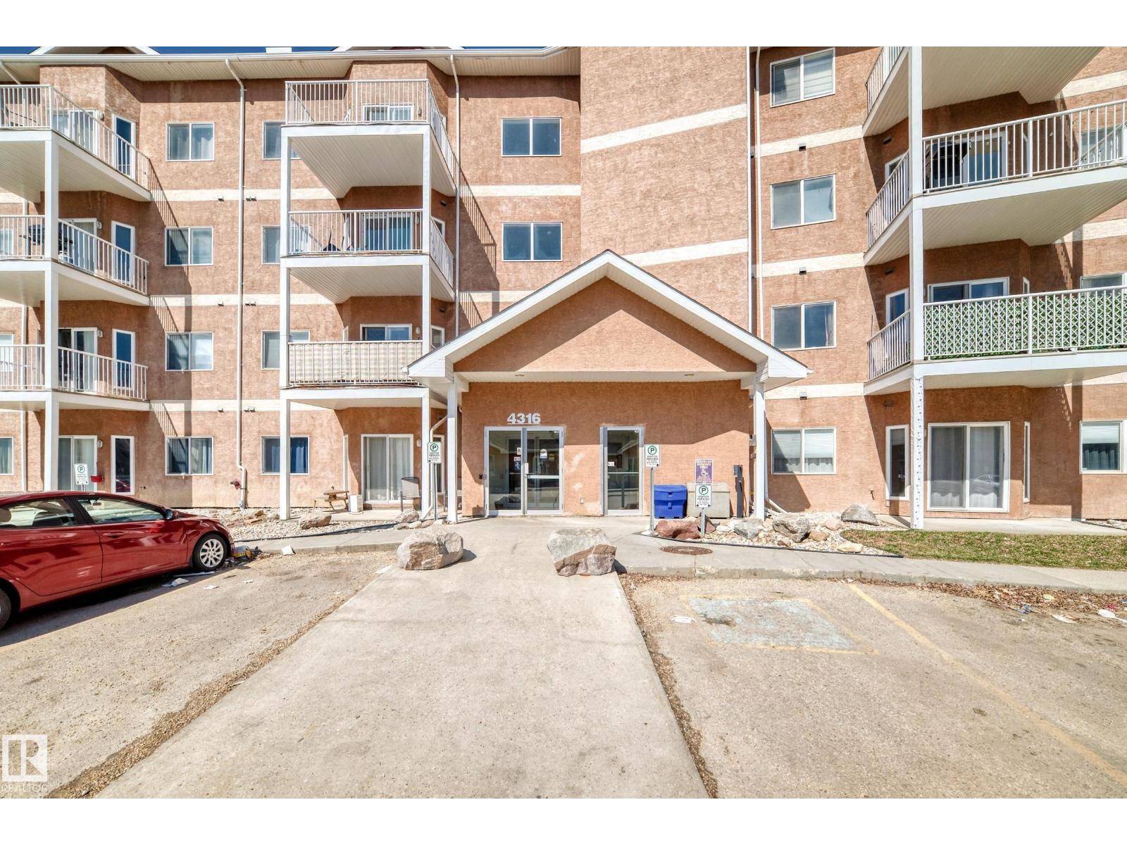 #105 4316 139 AV NW - 1