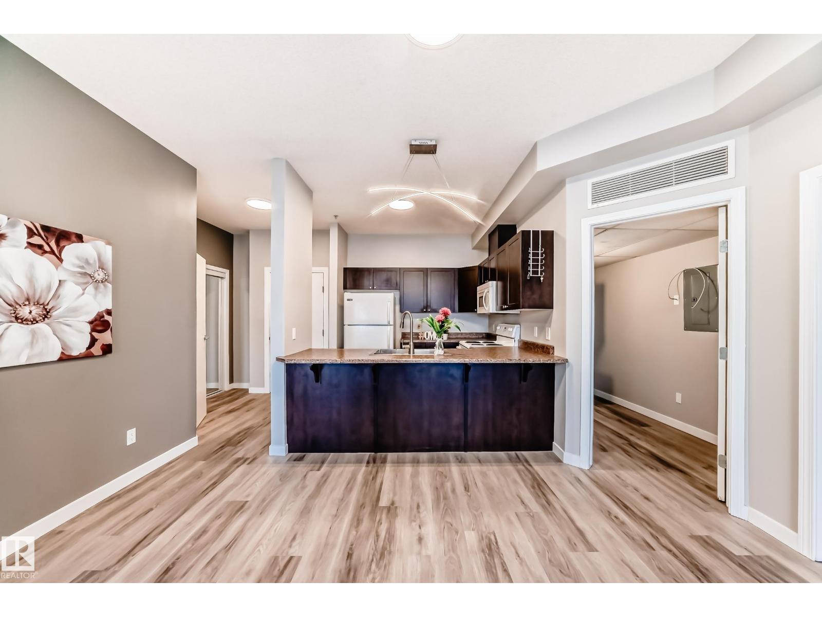 #105 4316 139 AV NW, Edmonton