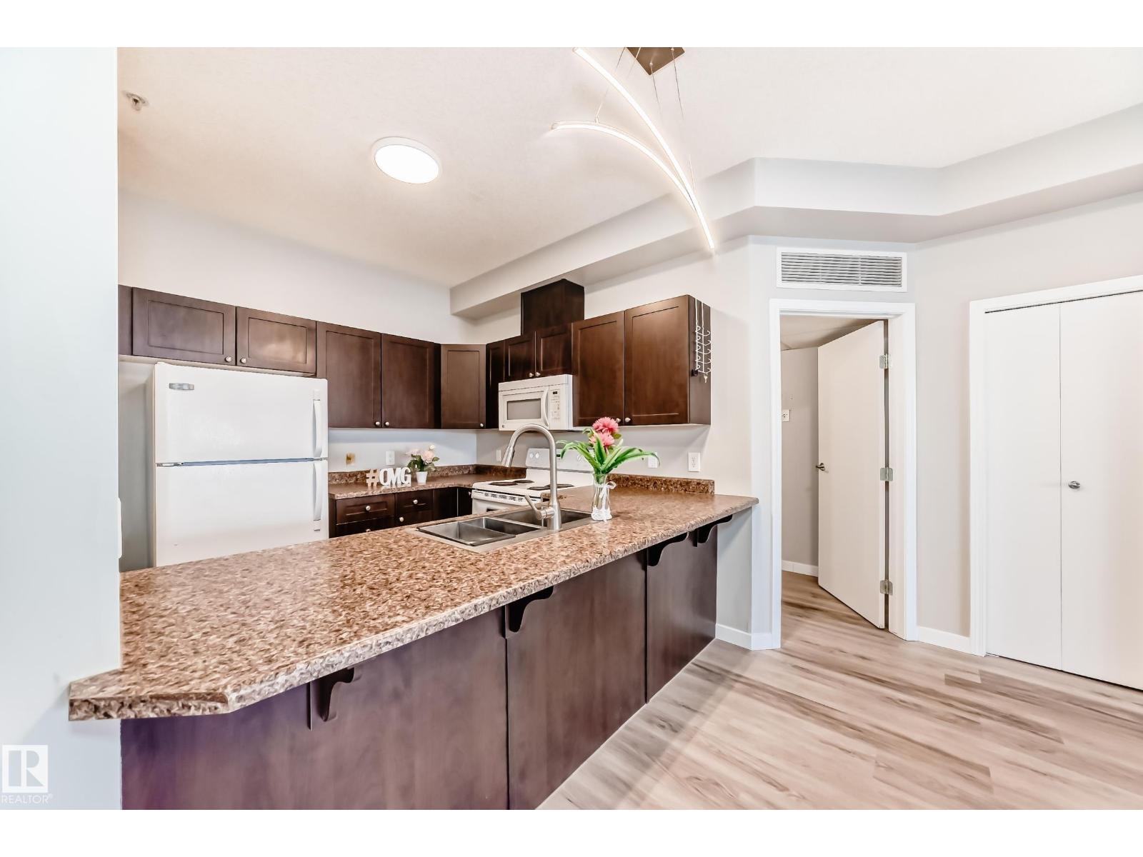 #105 4316 139 AV NW, Edmonton