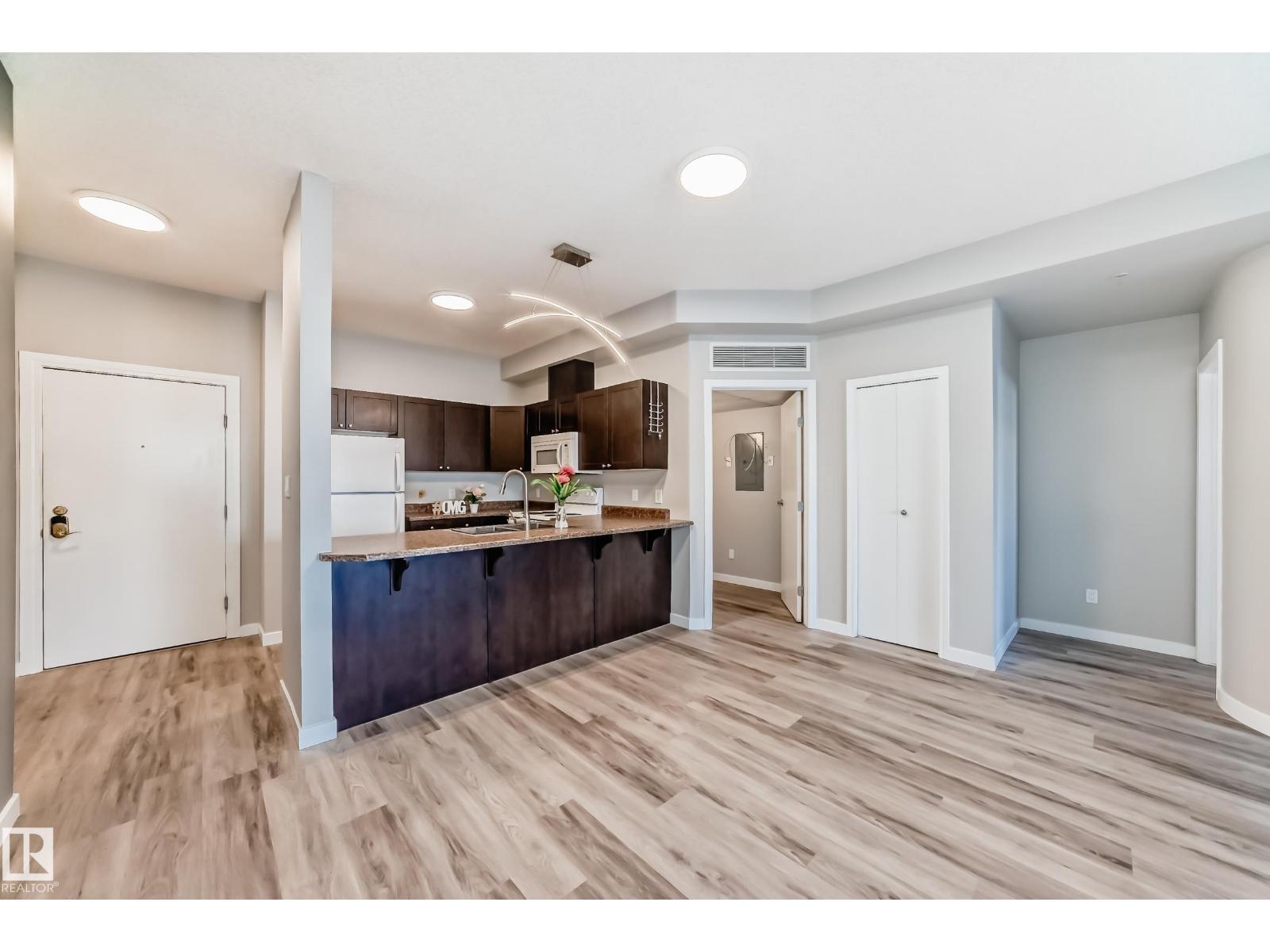 #105 4316 139 AV NW, Edmonton