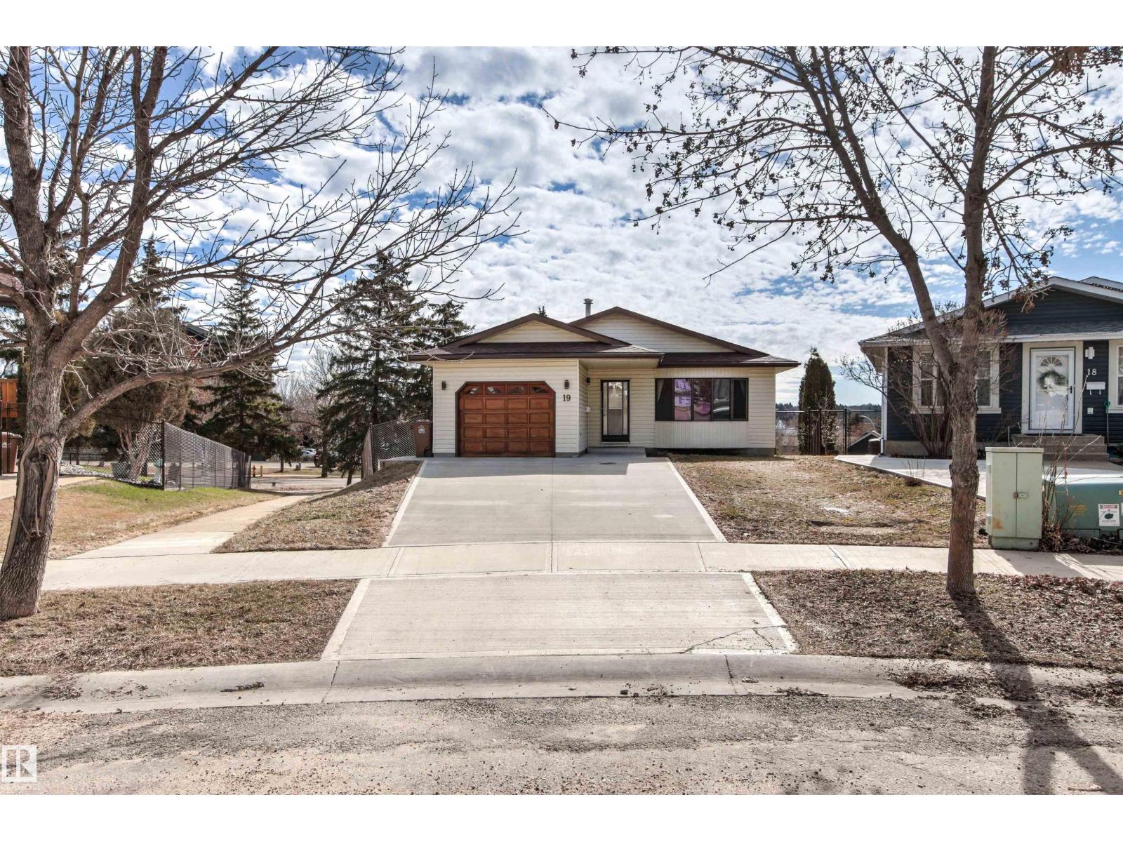 19 LOUISBOURG PL, St. Albert