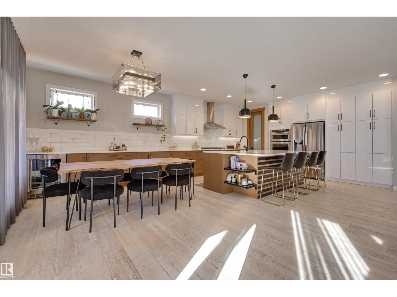 550 EAGLESON WD NW, Edmonton