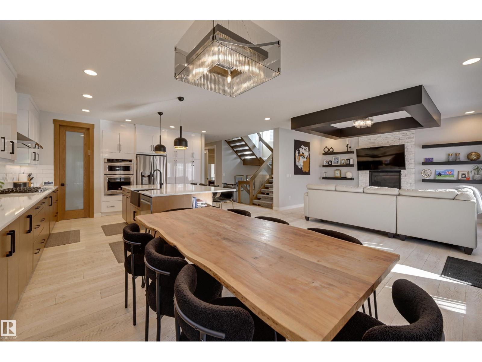 550 EAGLESON WD NW, Edmonton