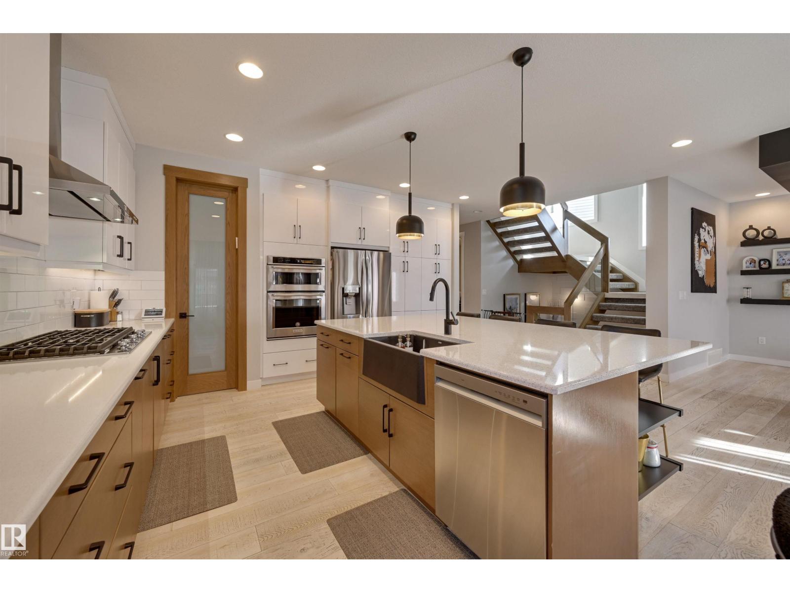 550 EAGLESON WD NW, Edmonton