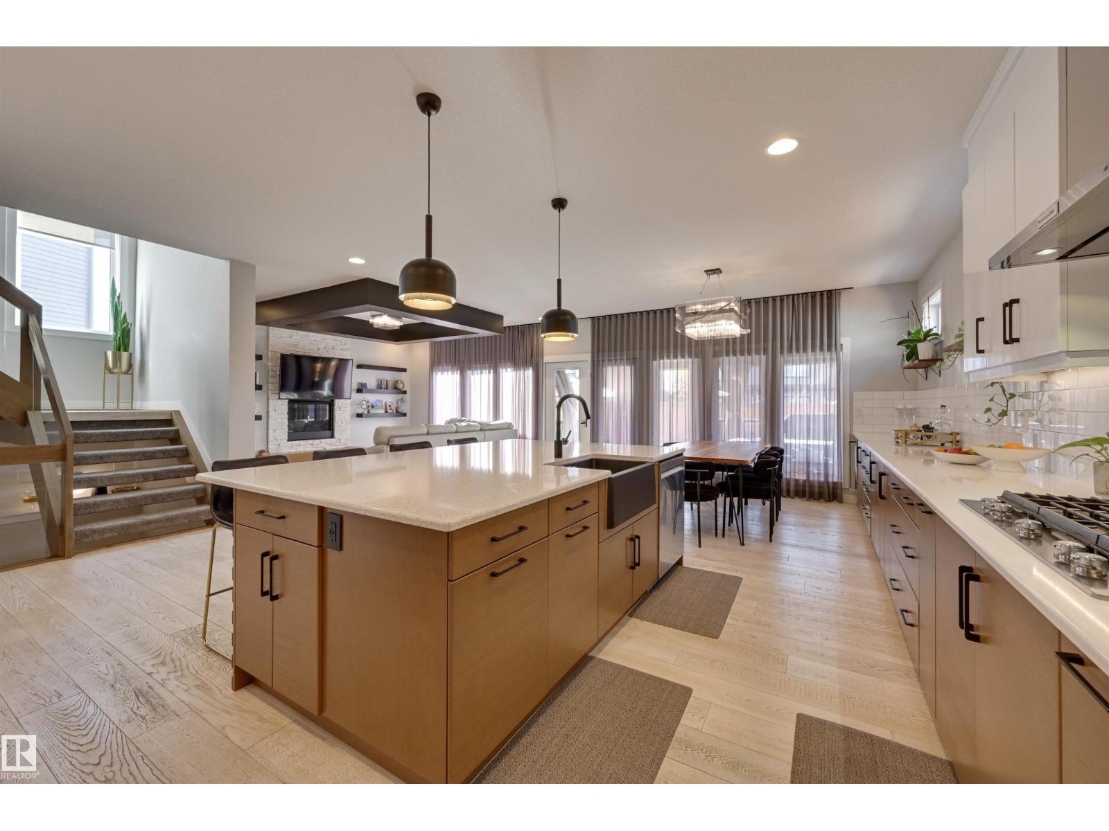 550 EAGLESON WD NW, Edmonton