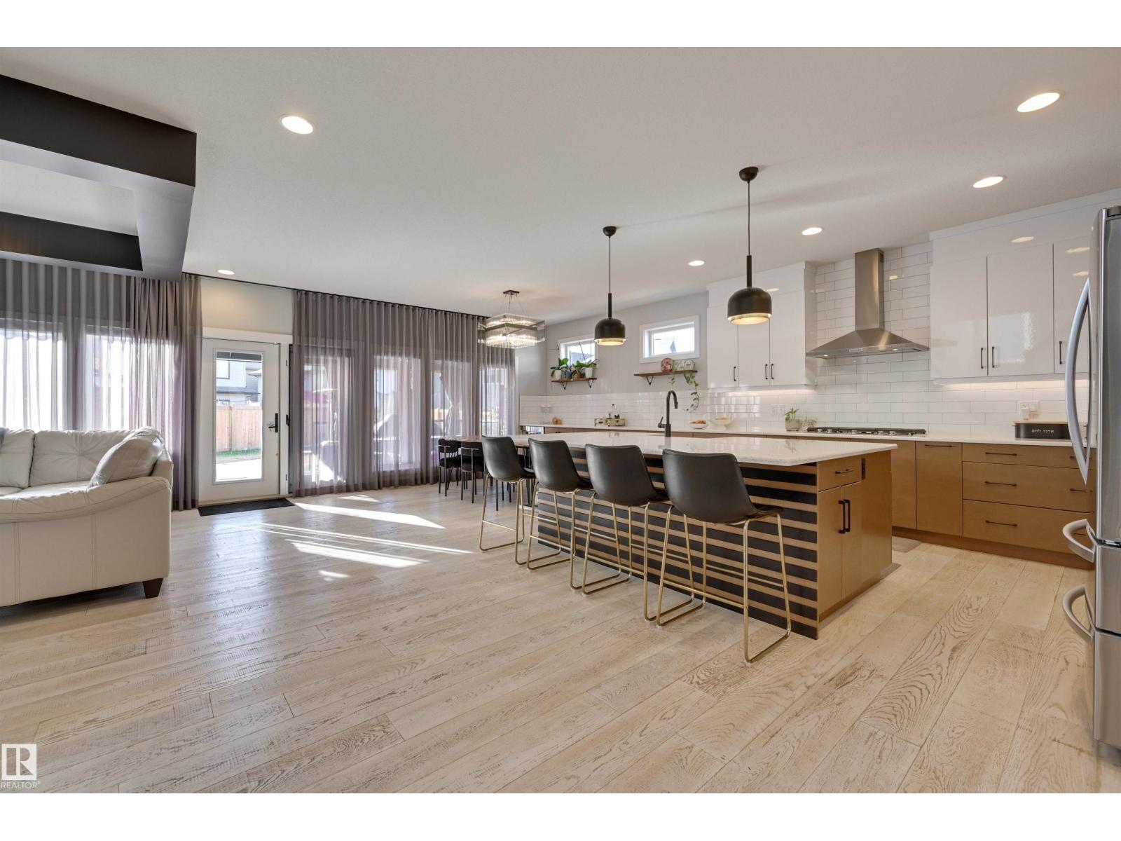 550 EAGLESON WD NW, Edmonton