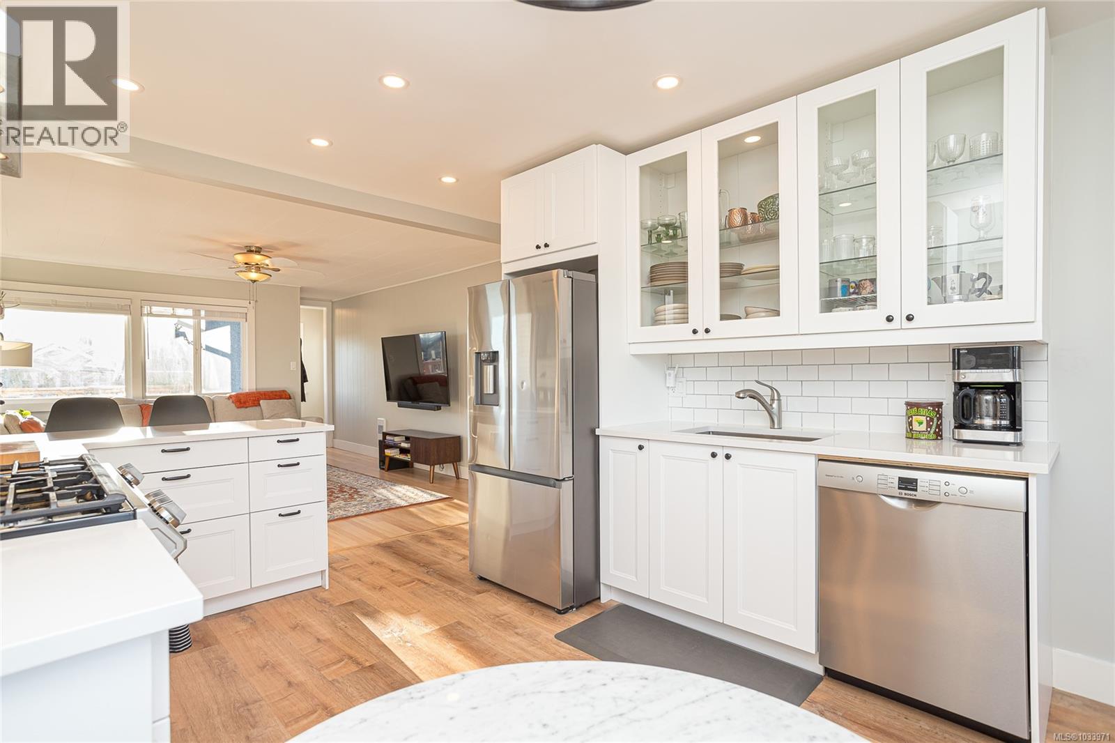 320 Buller St - 14
