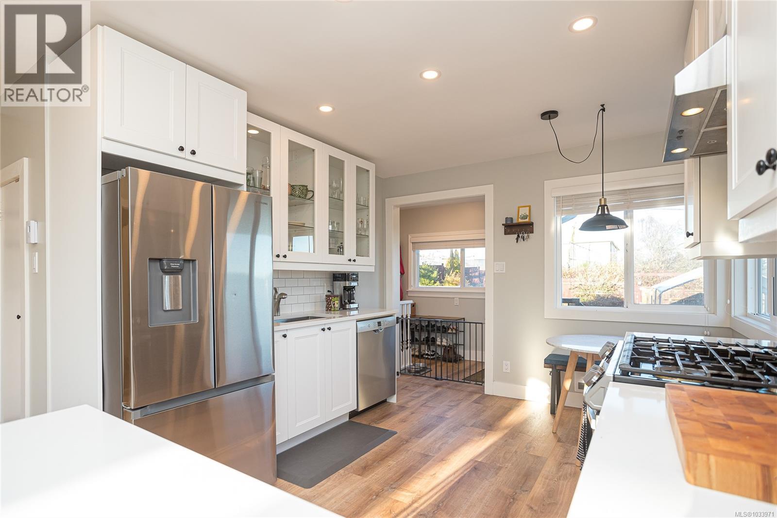 320 Buller St - 16