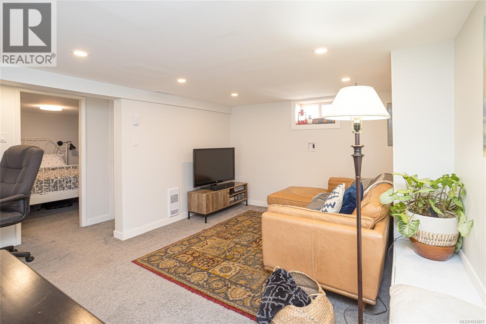 320 Buller St - 22