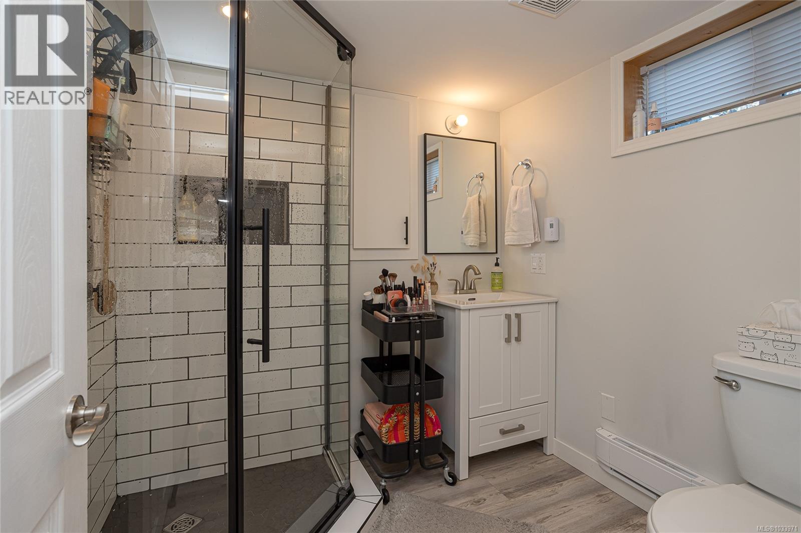 320 Buller St - 29