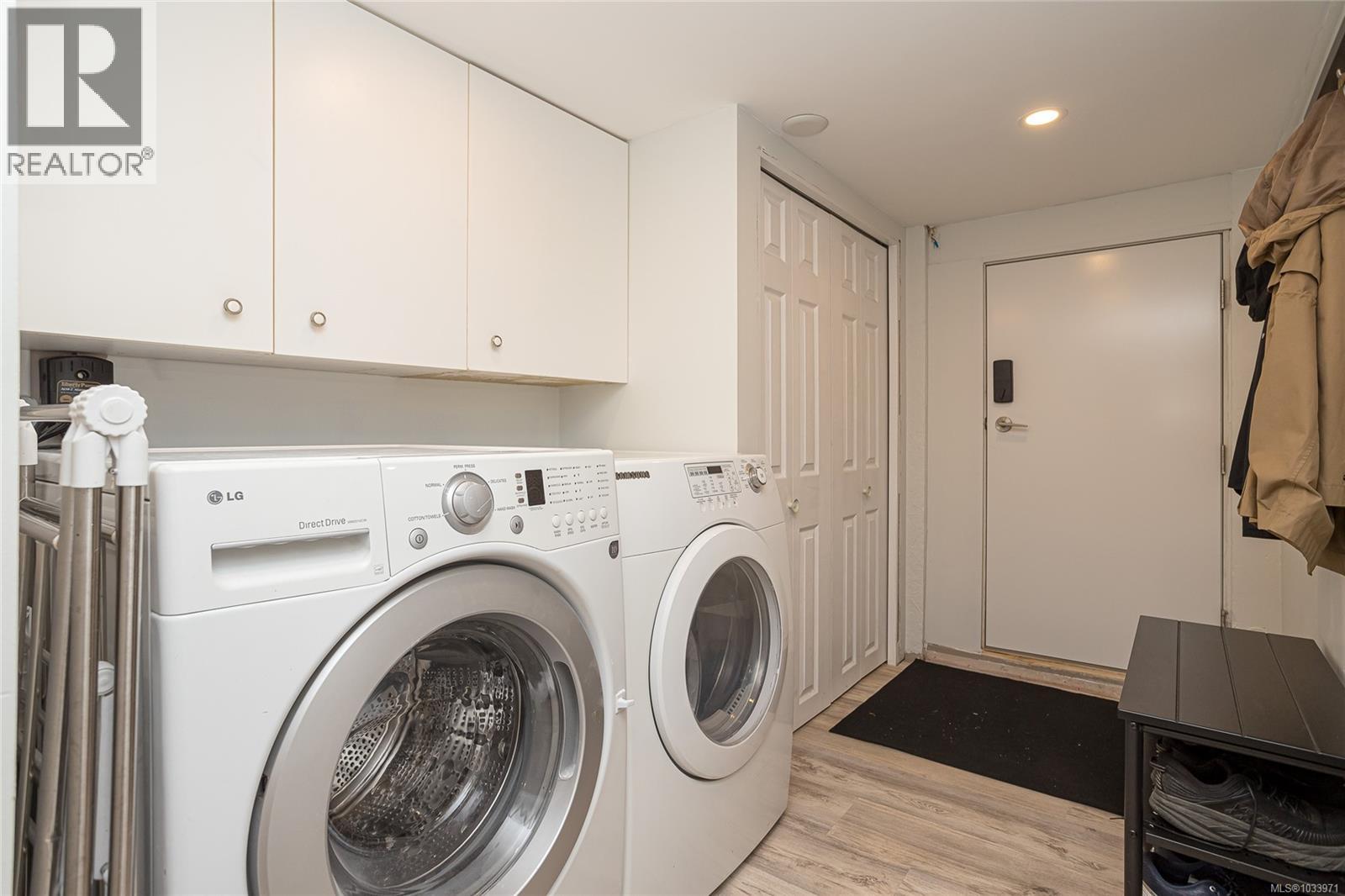 320 Buller St - 30