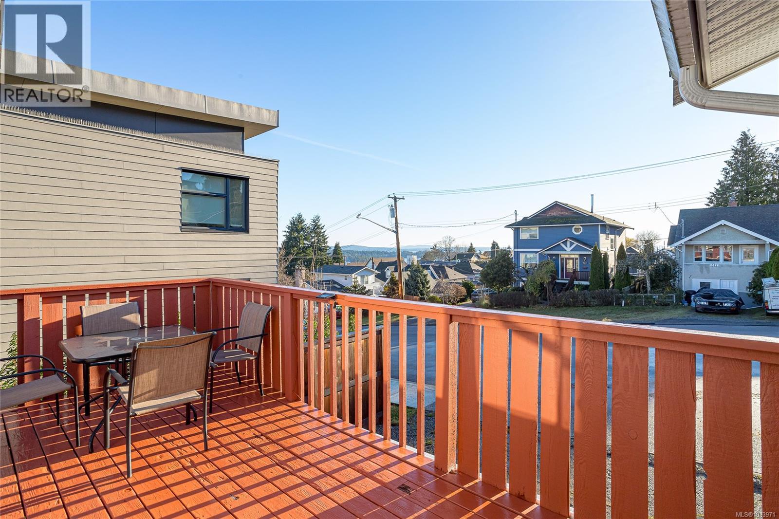 320 Buller St - 35