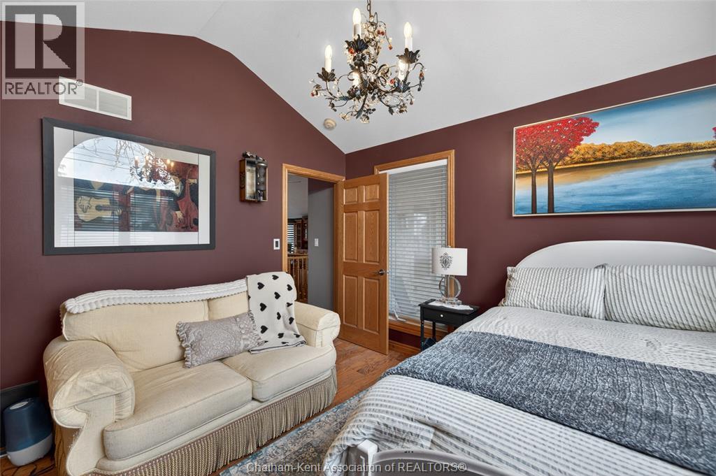 425 Park AVENUE — photo 21