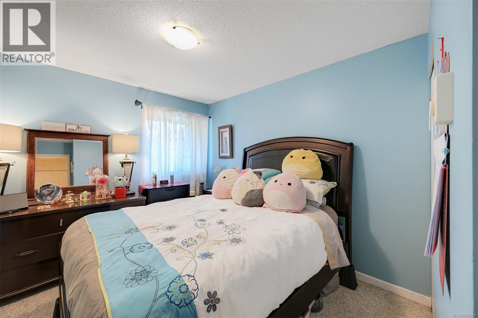 #13 933 Admirals Rd - 43