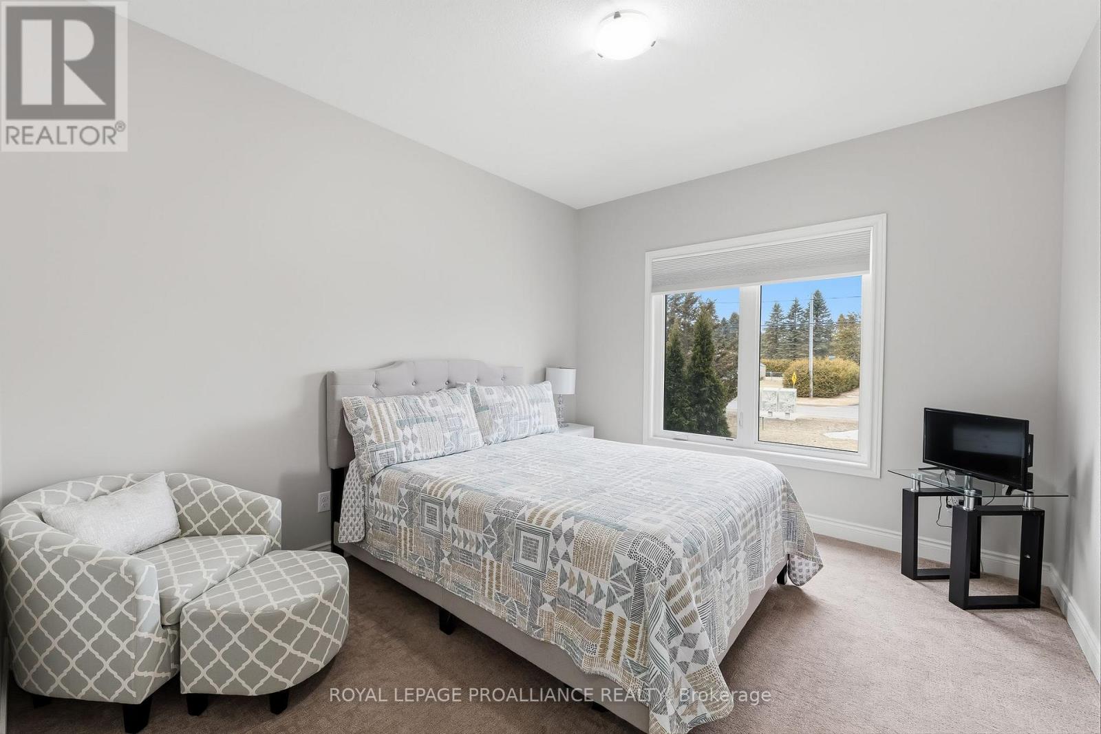 305 RAGLAN STREET - 22