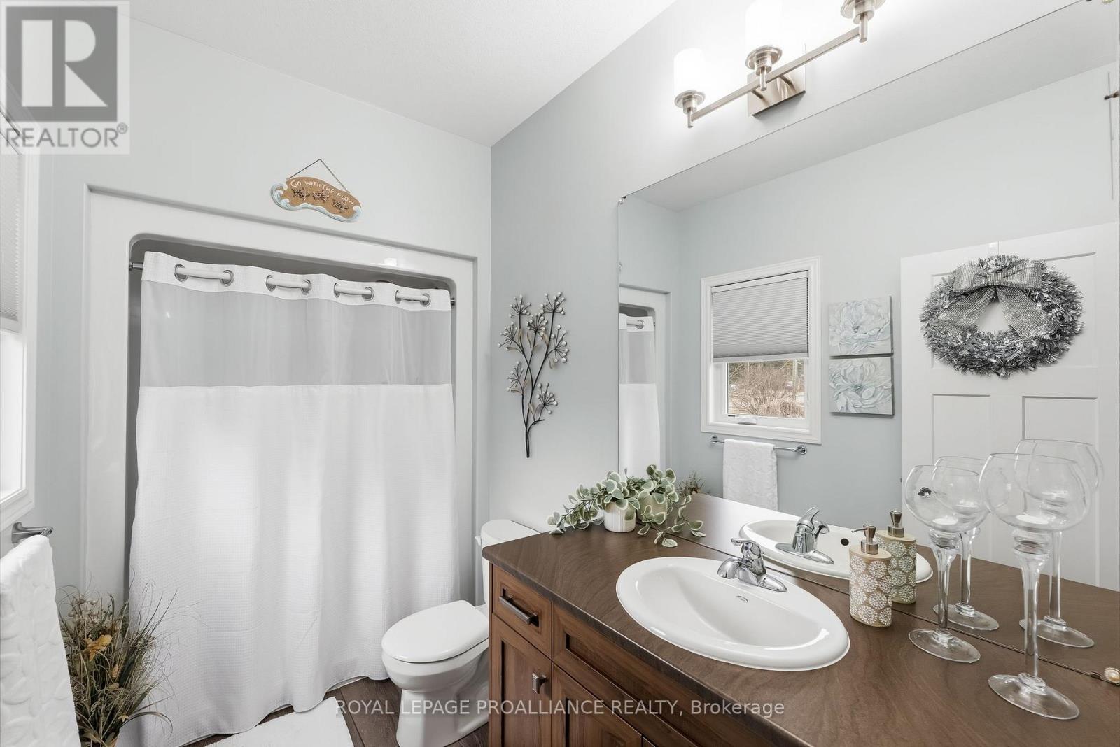305 RAGLAN STREET - 21