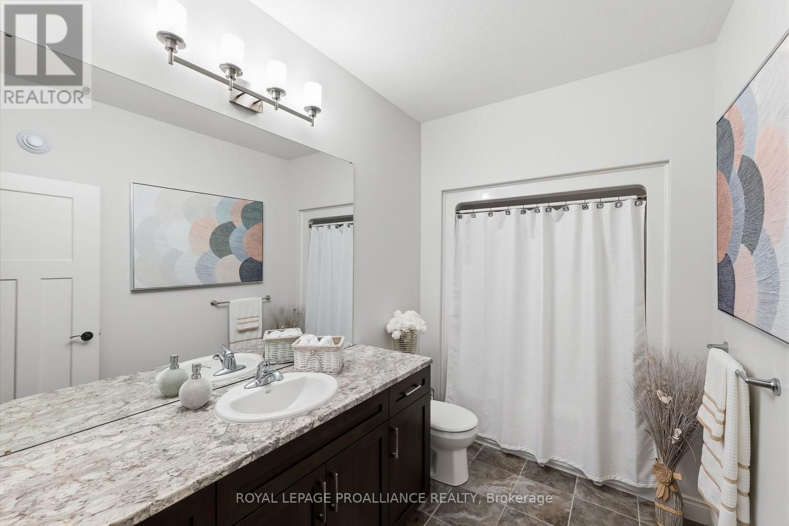 305 RAGLAN STREET - 23