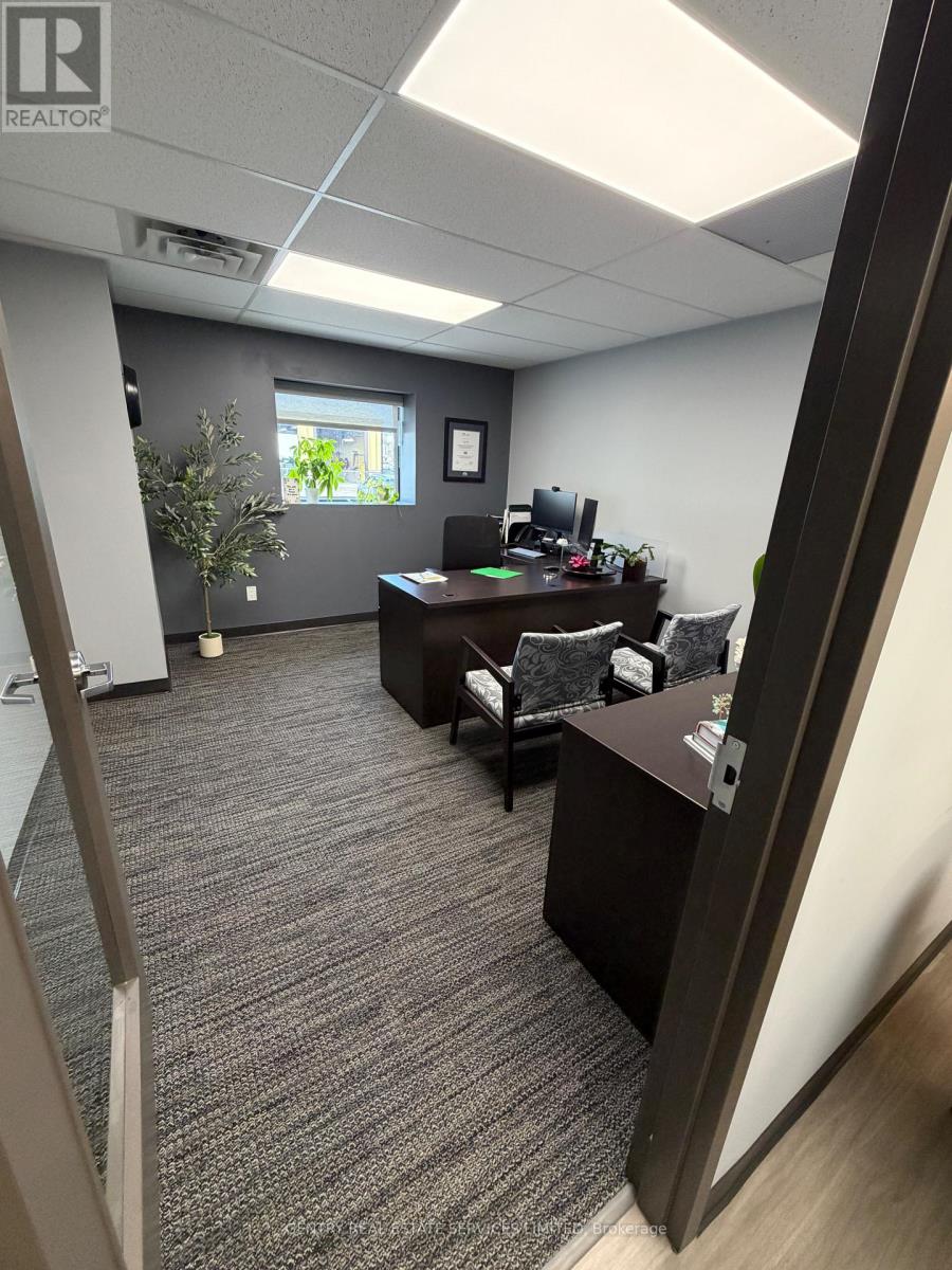Studio for Rent in Ottawa – 270 LAKE STREET, Ottawa – By Peter Sagos - Image 12