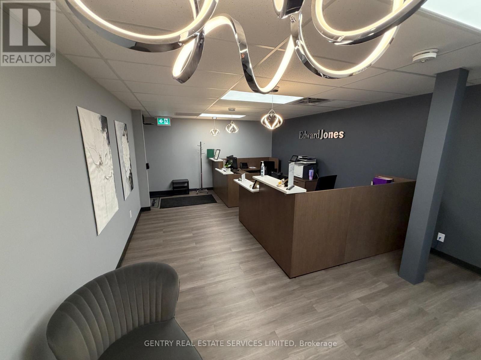 Studio for Rent in Ottawa – 270 LAKE STREET, Ottawa – By Peter Sagos - Image 11