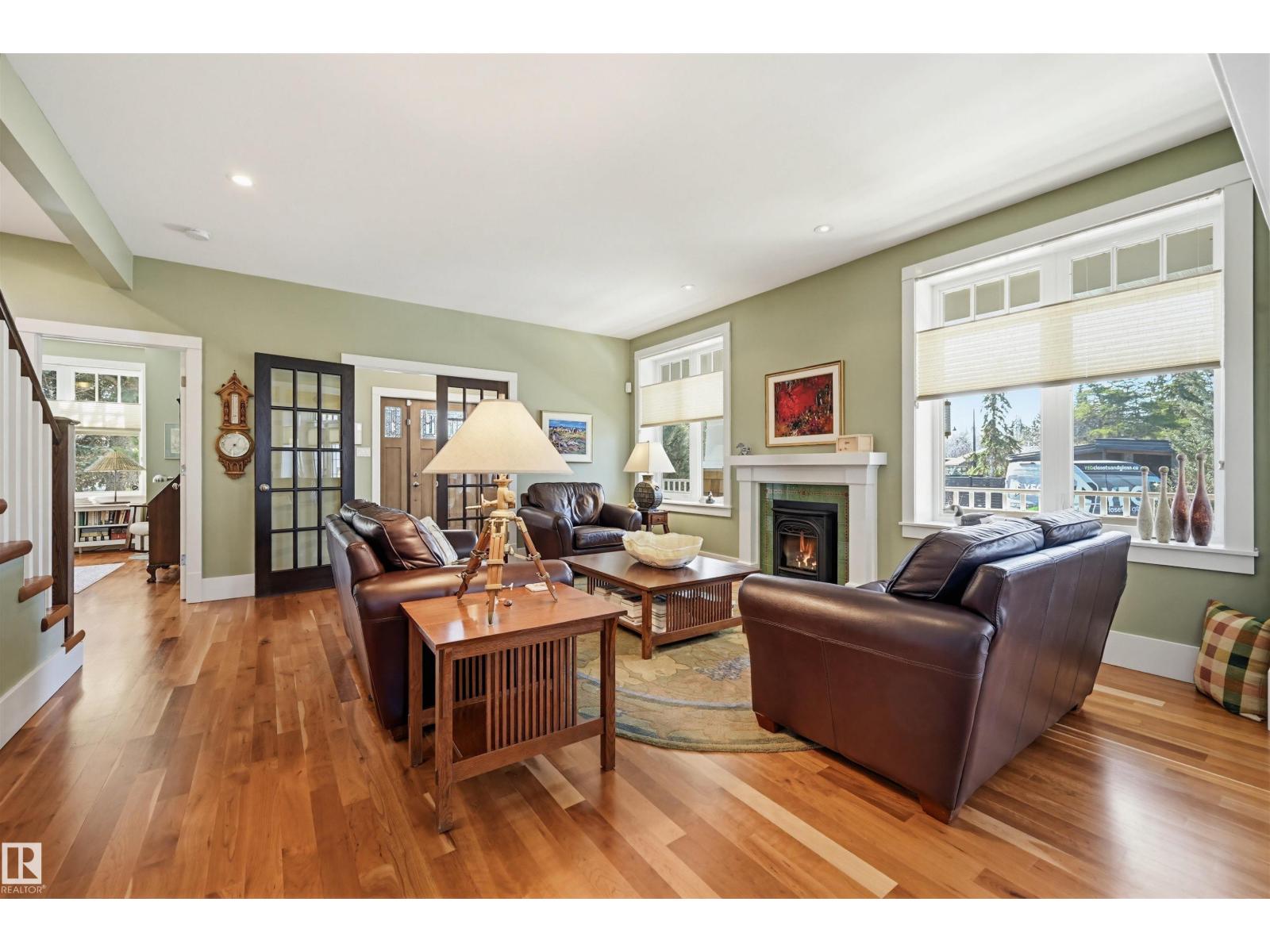 14504 MACKENZIE DR NW, Edmonton