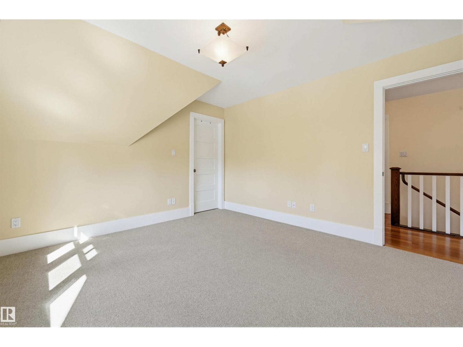 14504 MACKENZIE DR NW, Edmonton