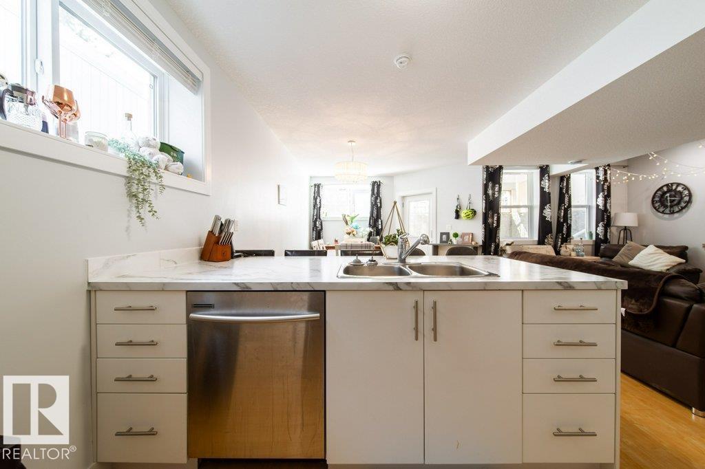 8731 85 AV NW, Edmonton