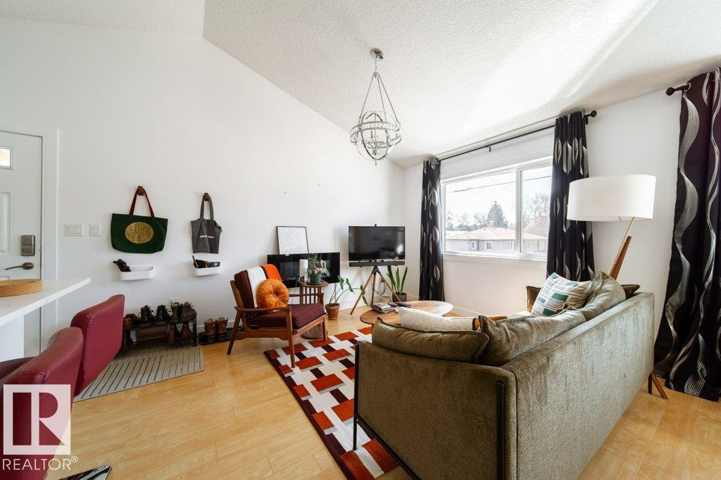 8731 85 AV NW, Edmonton