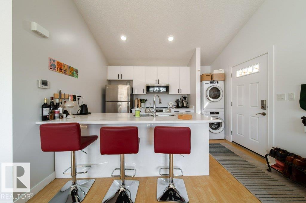 8731 85 AV NW, Edmonton