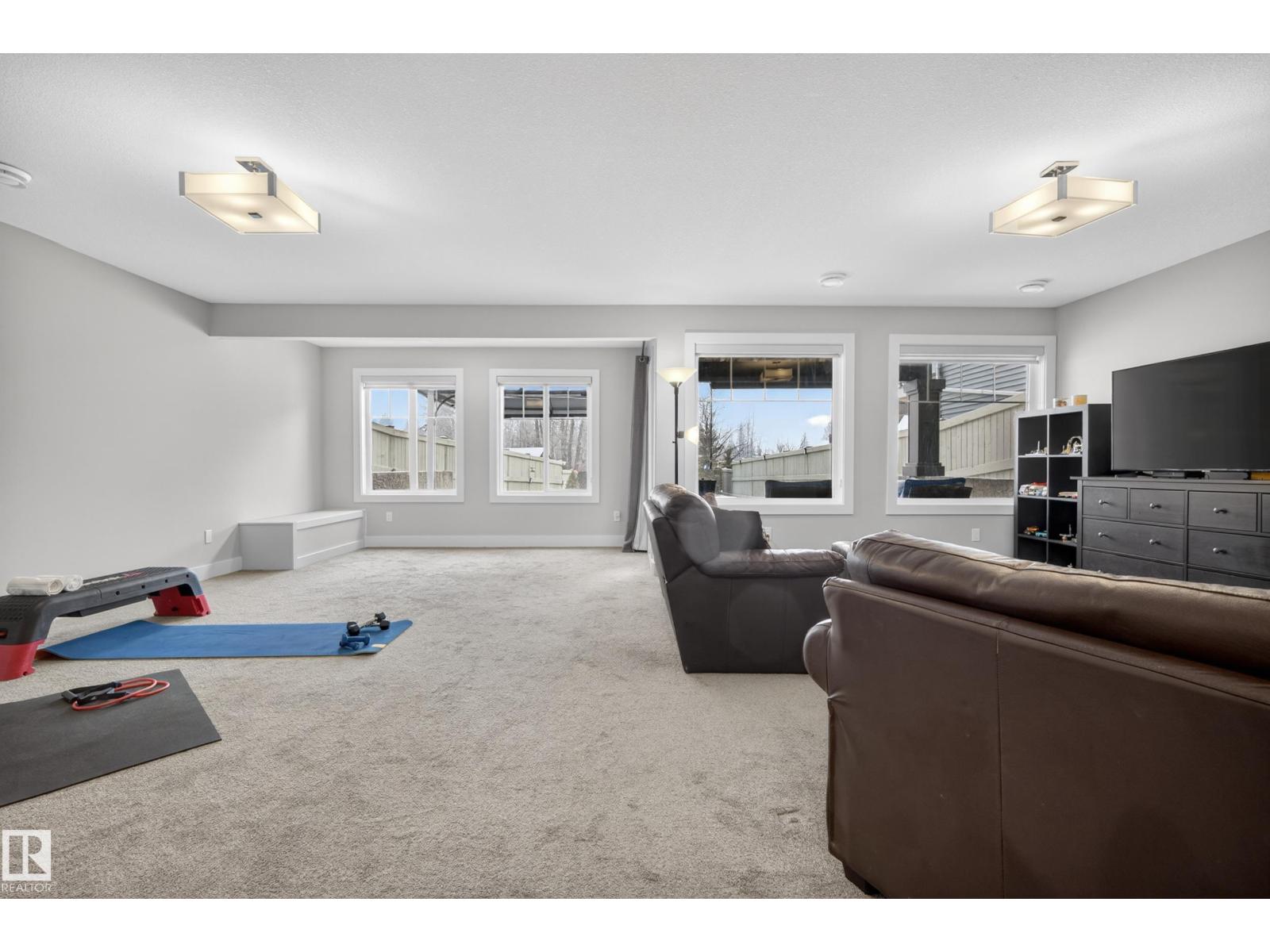 1468 Enright LD NW, Edmonton