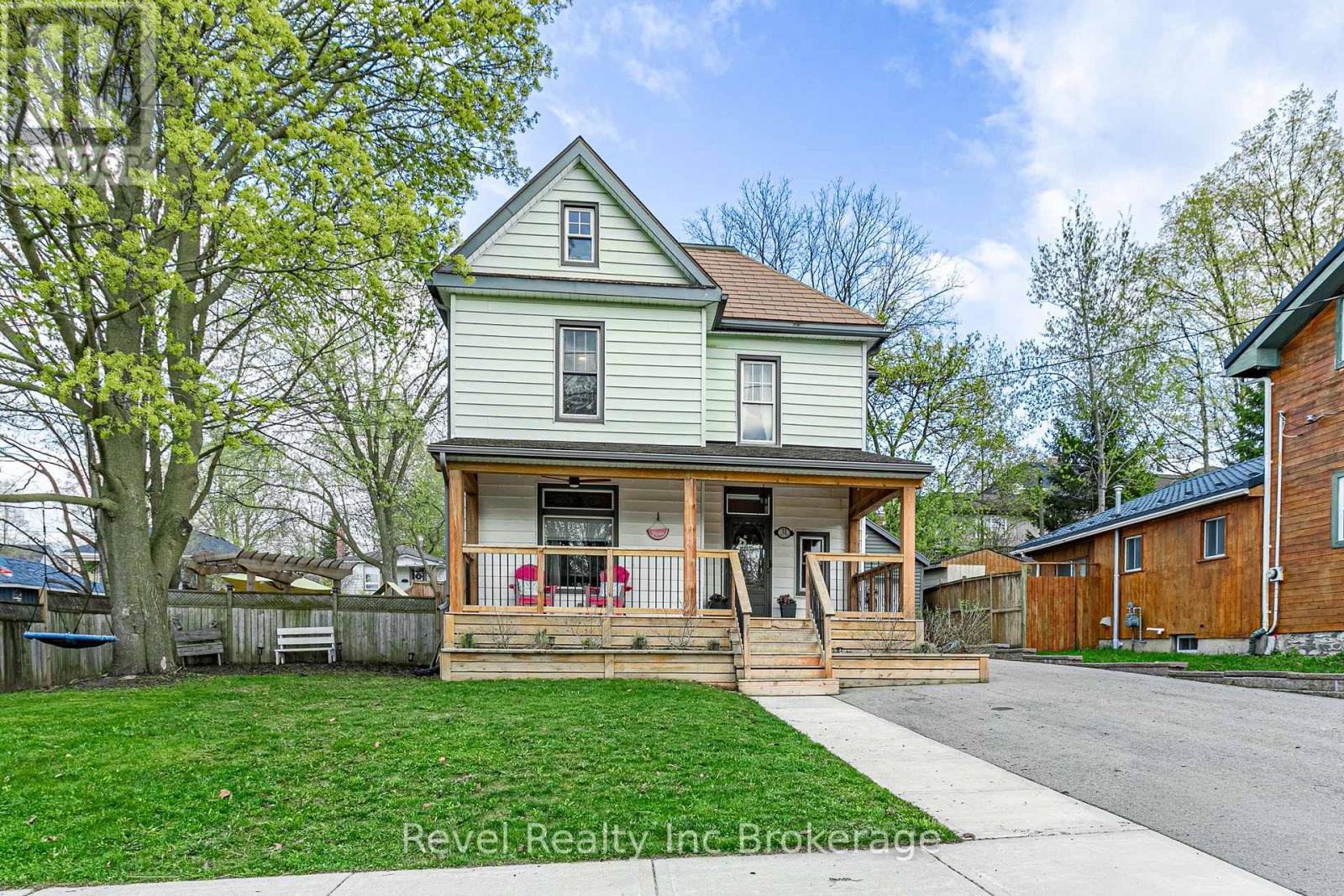 31 ANN STREET, Ingersoll (Ingersoll - South), Ontario, N5C2E9 — Photo 2