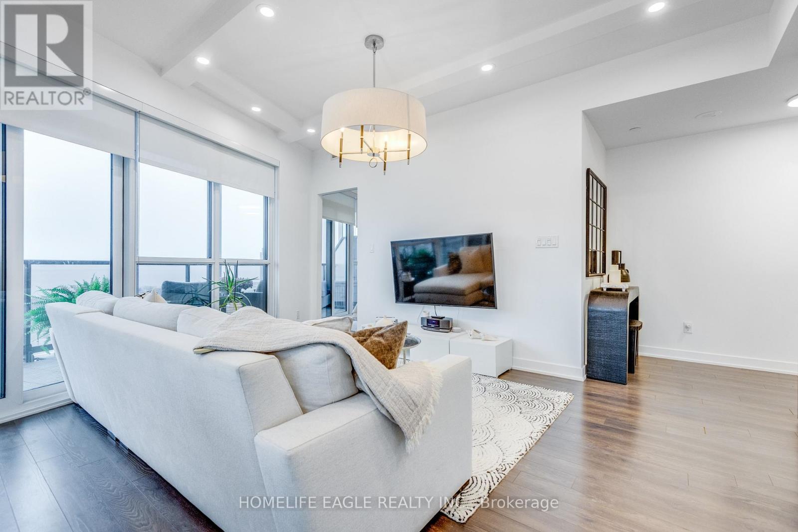#1811 30 ORDNANCE STREET - 13