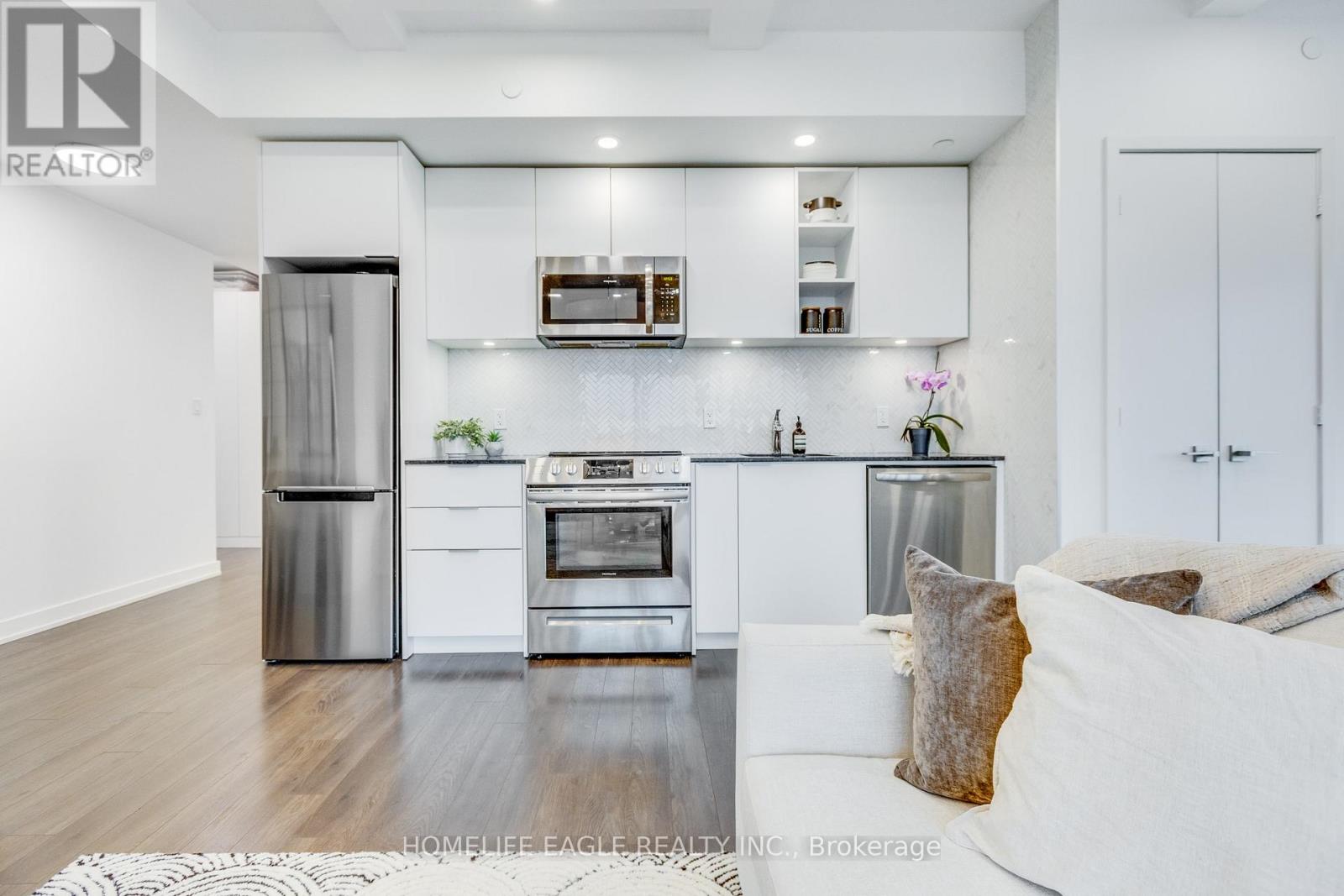 #1811 30 ORDNANCE STREET - 17