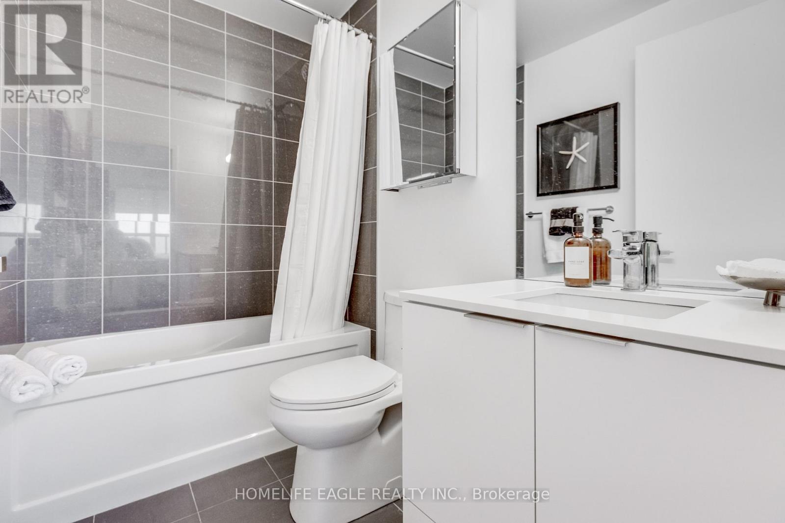 #1811 30 ORDNANCE STREET - 27