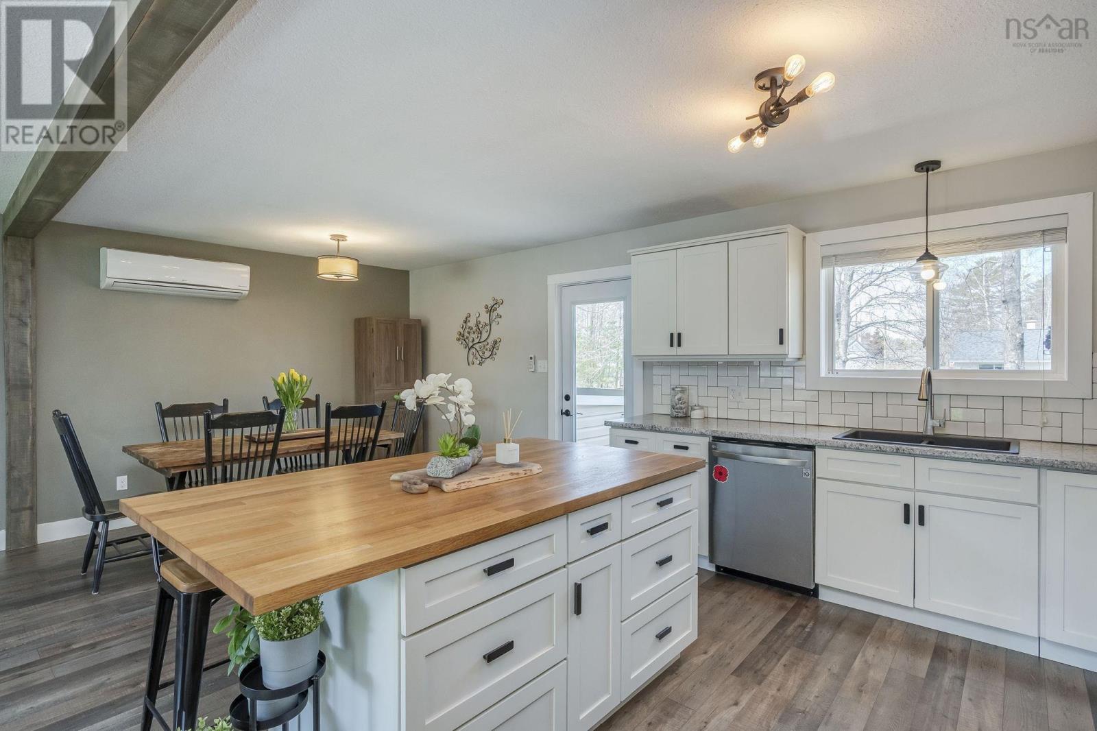 Property 7 of 48 of 1053 Oak Avenue