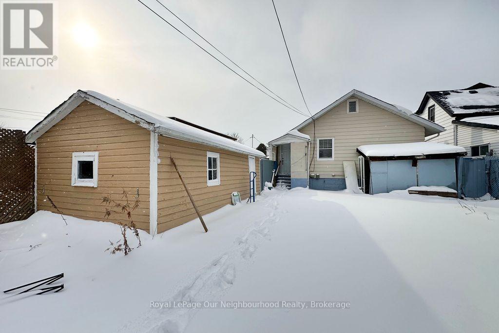 65 GLADSTONE AVENUE - 12